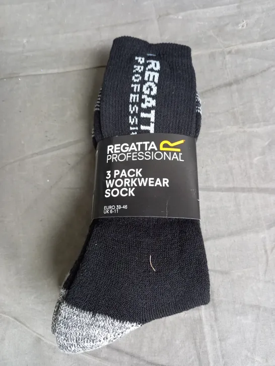 REGATTA PROFESSIONAL 3PACK WORKWEAR SOCKS IN BLACK/GREY SIZE 6-11