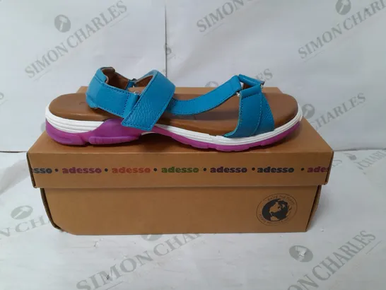 ADESSO LEATHER STRAP RUBBER SOLE WALKING SANDAL IN BLUE AND PINK SIZE 7