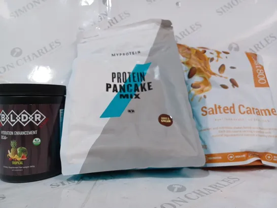 APPROXIMATELY 5 ASSORTED FOOD & DRINK ITEMS TO INCLUDE THE FAST 800 SALTED CARAMEL REAL FOOD SHAKE, PROTEIN PANCAKE MIX, BLDR HYDRATION ENHANCEMENT, ETC