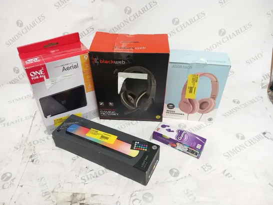 QUANTITY OF ASSORTED ELECTRICALS TO INCLUDE; BLACKWEB GAMING HEADSET, JVC GUMY AND LIGHT BAR