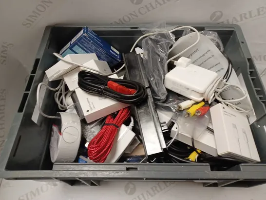 BOX OF ASSORTED ELECTRICALS & ELECTRICAL CABLES OF VARIOUS TYPES TO INCLUDE APPLE USB-C 20W POWER ADAPTER, ARCTIC F9 PWM PST CASE FAN, CCTV CAMERA JUNCTION BOX, ETC