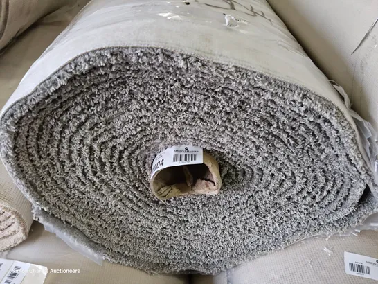 ROLL OF QUALITY SATINO CASANOVAS 96 CARPET APPROXIMATELY 5M × 15.4M