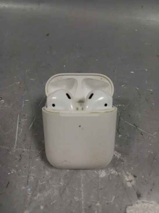 APPLE AIRPODS WITH CHARGING CASE - A1938