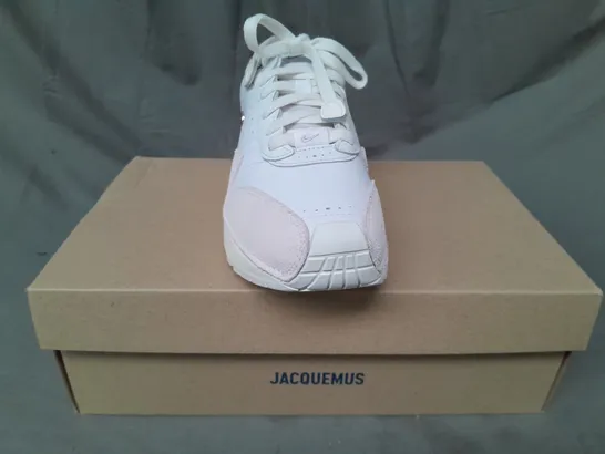 BOXED PAIR OF NIKE AIR MAX 1 JACQUEMUS SHOES IN WHITE UK SIZE 5.5