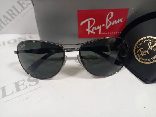 BOXED PAIR OF RAY BAN GLASSES IN GUNMETAL GREEN