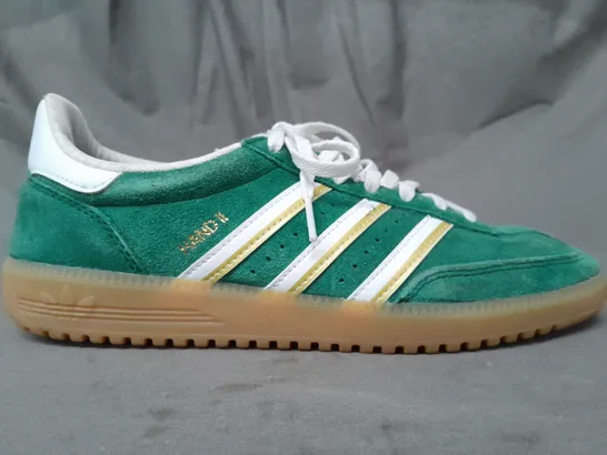 BOXED PAIR OF ADIDAS HAND 2 SHOES IN GREEN/WHITE/GOLD UK SIZE 6