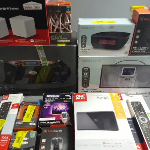 LOT OF APPROXIMATELY 40 ASSORTED TECH ITEMS TO INCLUDE MERCUSYS MESH WIFI SYSTEM, BLUETOOTH RADIO AND FM ALARM CLOCK