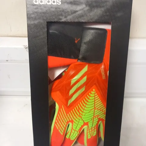 BOXED ADIDAS PREDATOR GL COMPETITION NEGATIVE CUTGOALKEEPER GLOVES SIZE 7