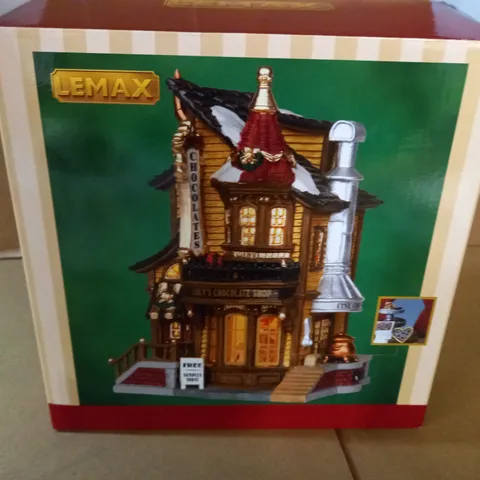 BOXED LEMAX PORCELAIN LIGHTED BUILDING 