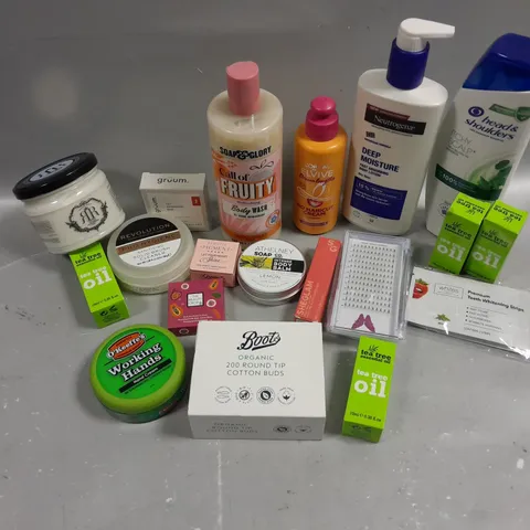 BOX OF APPROXIMATELY 15 COSMETIC ITEMS TO INCLUDE NEUTROGENA BODY LOTION, SOAP AND GLORY BODY WASH , OKEEFFES HAND CREAM, ETC