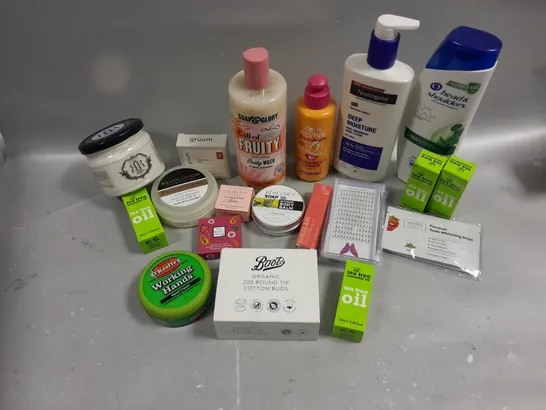 BOX OF APPROXIMATELY 15 COSMETIC ITEMS TO INCLUDE NEUTROGENA BODY LOTION, SOAP AND GLORY BODY WASH , OKEEFFES HAND CREAM, ETC