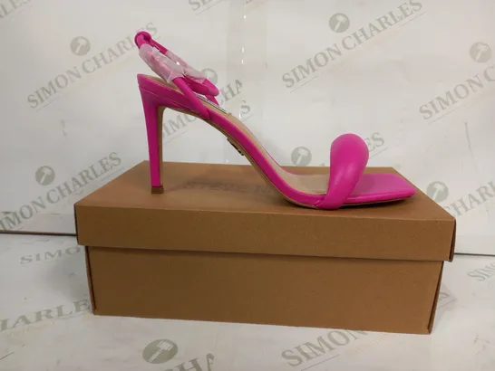 BOXED PAIR OF STEVE MADDEN OPEN TOE STILETTO HEELED SANDALS IN HOT PINK UK SIZE 7