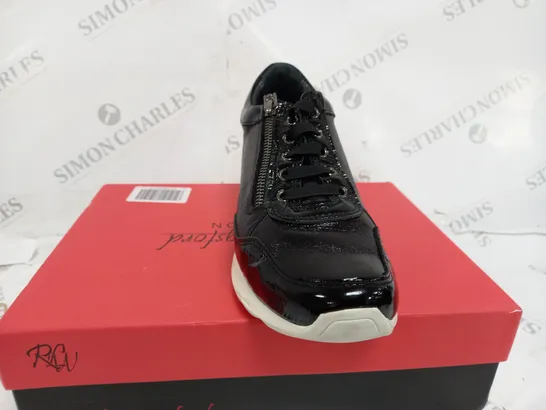 BOXED PAIR OF RUTH LANGSFORD WEDGE TRAINERS IN BLACK SIZE 5