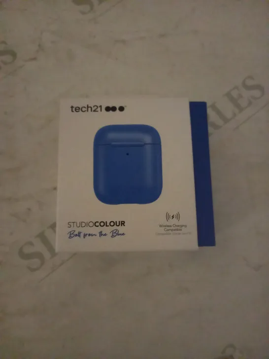 LOT OF 126 BRAND NEW TECH21 STUDIO COLOUR HARDSHELL CASE FOR AIRPODS GEN 1&2 - BOLT FROM THE BLUE