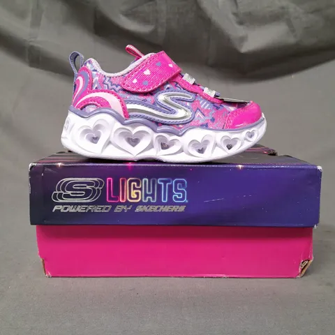 BOXED PAIR OF SKECHERS LIGHTS KIDS SHOES IN PINK UK SIZE 4