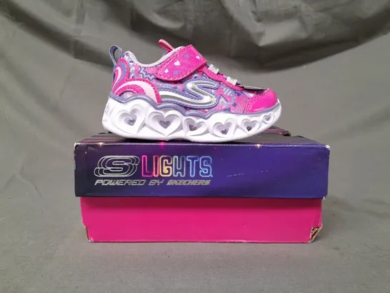 BOXED PAIR OF SKECHERS LIGHTS KIDS SHOES IN PINK UK SIZE 4