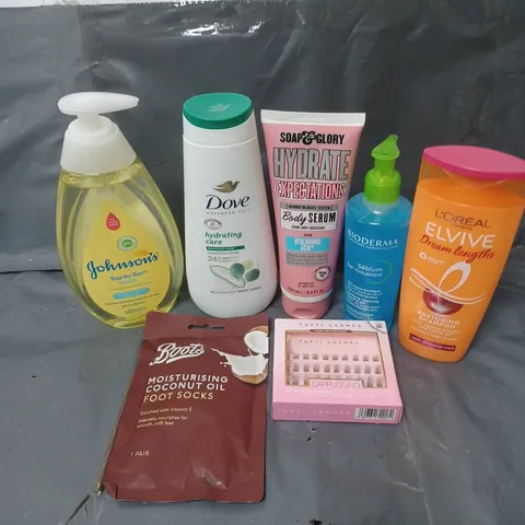 APPROXIMATELY 20 ASSORTED COSMETIC PRODUCTS TO INCLUDE JOHNSON'S BABY WASH, DOVE BODY WASH AND TATTI LASHES ETC. 