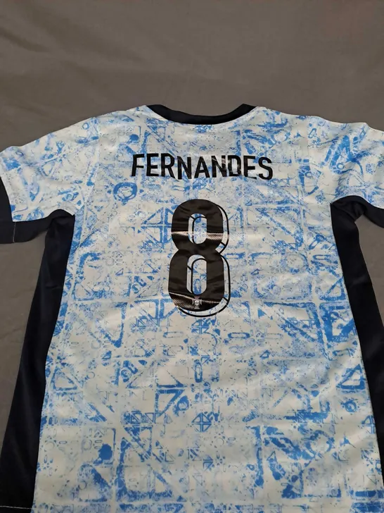 PORTUGAL FC AWAY SHIRT AND SHORTS SIZE 22 - WITH FERNANDES 8