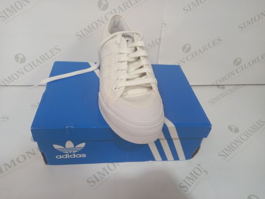BOXED PAIR OF ADIDAS SHOES IN WHITE UK SIZE 6