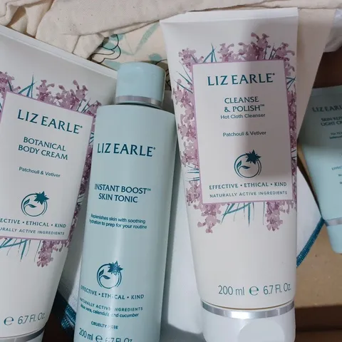 BOXED LIZ EARLE BOTANICAL BODY CARE SET