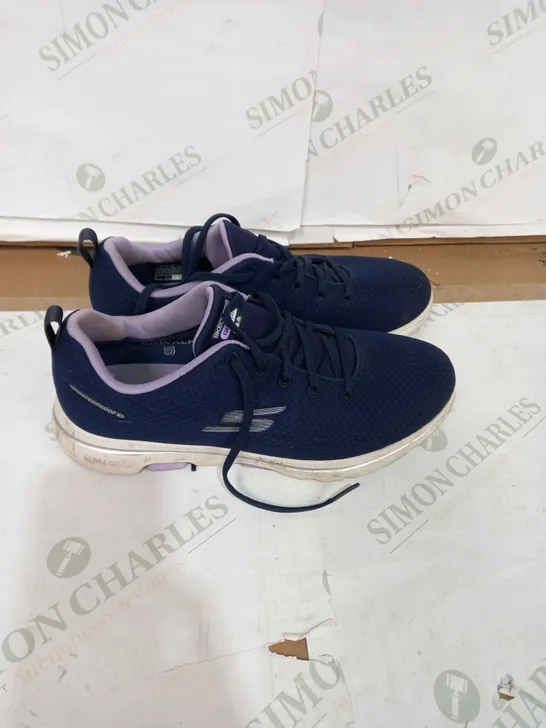 NAVY ULTRA GO SKETCHERS TRAINER SIZE UK 6