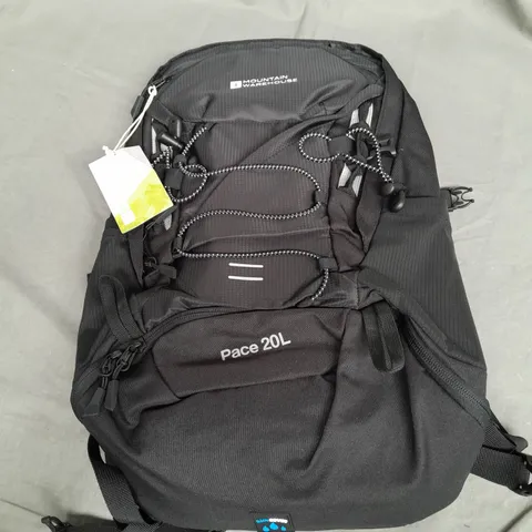 MOUNTAIN WAREHOUSE BLACK PACE 20L BACKPACK 