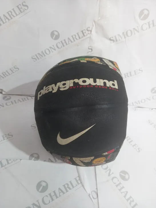 NIKE PLAYGROUND BLACK BASKET BALL 