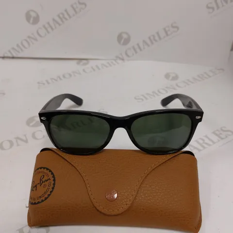 RAY-BAN NEW WAYFARER BLACK/GREEN SUNGLASSES 