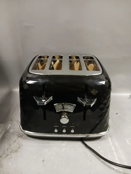 BOXED DELONGHI BRILLANTE BLACK 4 SLICE TOASTER IN BLACK