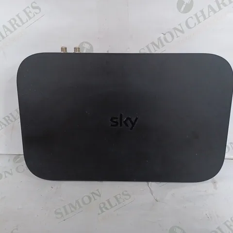 SKY Q BOX - ES13, CABLES NOT PRESENT