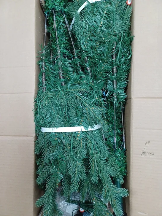 BOXED HOME REFLECTIONS PRE-LIT CHRISTMAS TREE - 5FT