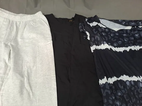 BOX OF APPROXIMATELY 20 ASSORTED CLOTHING AND FASHION ITEMS TO INCLUDE ASOS DESIGN, GEAR, ETC