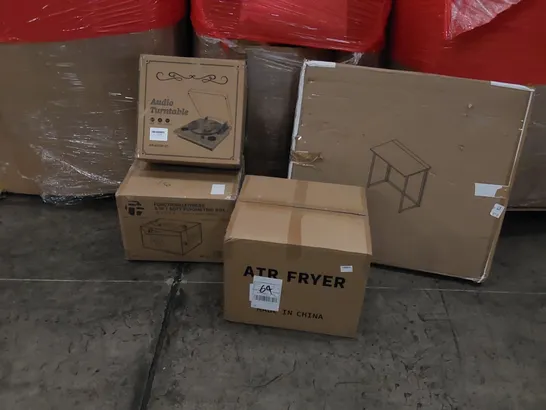 PALLET OF ASSORTED ITEMS INCLUDING: AIR FRYER, AUDIO TURNTABLE, DESK, PLYOMETRICS BOX