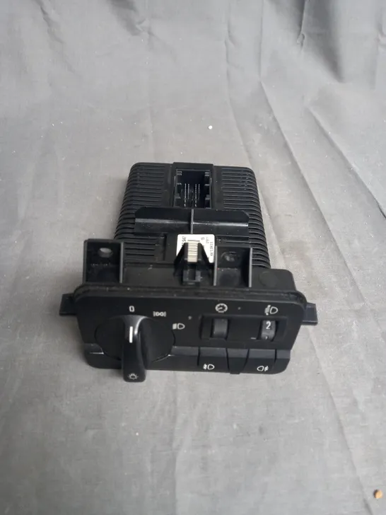 BMW LIGHT SWITCH MODULE 