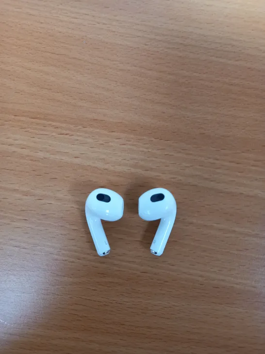 APPLE AIRPOD 3RD GENERATION