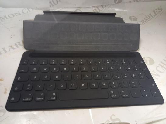 APPLE IPAD PRO SMART KEYBOARD