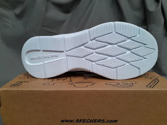 BOXED SKECHERS WHITE VELCRO TRAINERS - UK KIDS 3