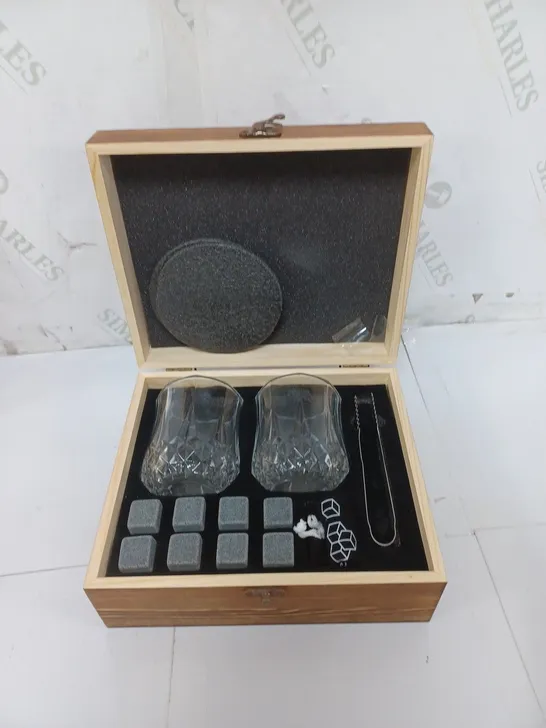 GLASS SET WITH REUSABLE ICE AND WOODEN BOX