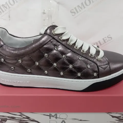 BOXED MODA LEATHER ADELAID LACE UP QUILTED TRAINERS IN PEWTER - SIZE 39