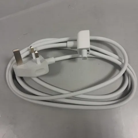 APPROXIMATELY 70 MAGSAFE EXTENSION LEADS
