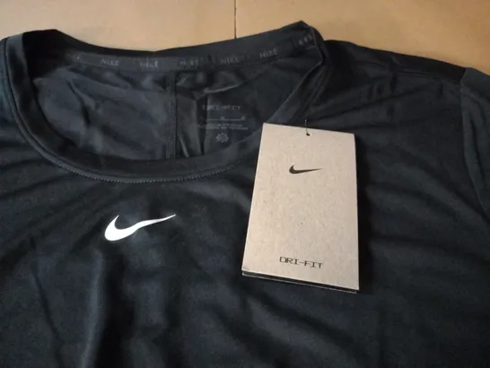 NIKE WOMENS BLACK LONG SLEEVE TOP - M