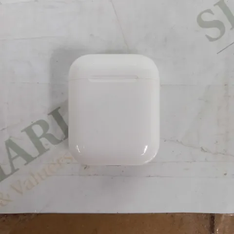 APPLE AIRPODS WITH CHARGING CASE 