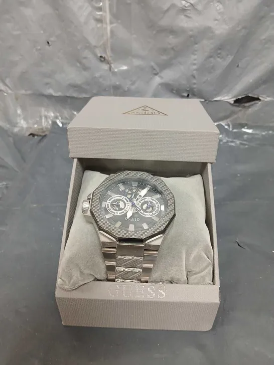 BOXED GUESS INDY MEN'S STAINLESS STEEL WATCH IN SILVER