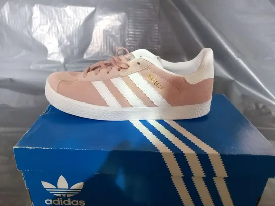 BOXED ADIDAS GAZELLE C PALE PINK SUEDE SNEAKERS SIZE 2