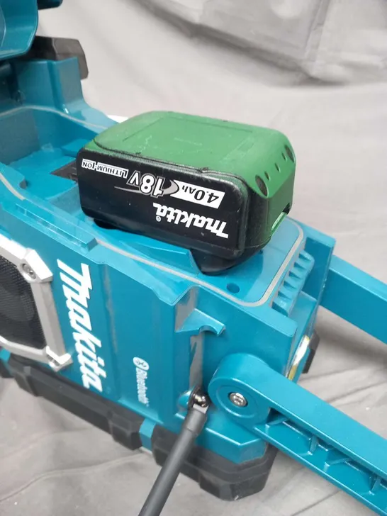 MAKITA DMR108 SITE RADIO WITH BLUETOOTH AND MOBILE USB CHARGING SOCK