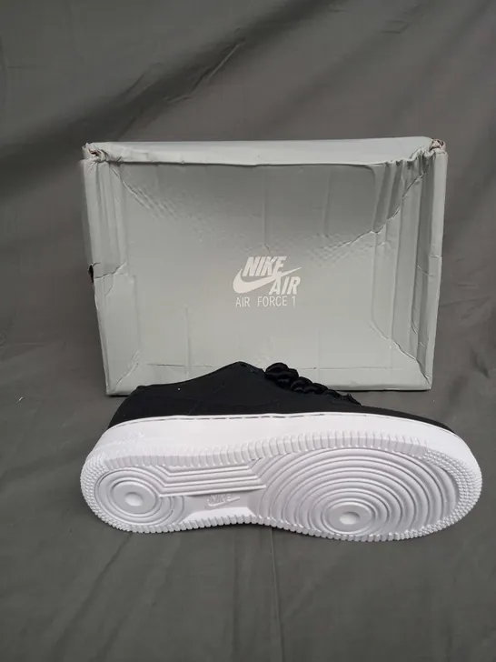 BOXED PAIR OF NIKE AIR FORCE 1 WHITE/BLANC UK 6