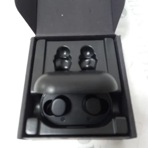 BOXED BLACK WIRELESS EARPHONES 