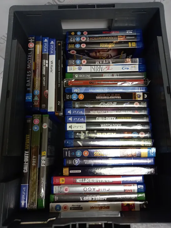 APPROXIMATELY 30 ASSORTED DVD/BLU-RAY & VIDEOS GAMES TO INCLUDE BATES MOTEL, SPIDERMAN HOMECOMING, RESIDENT EVIL 2 ETC 