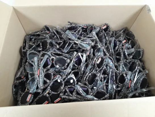 LARGE QUANTITY OF ASSORTED SUNGLASSES