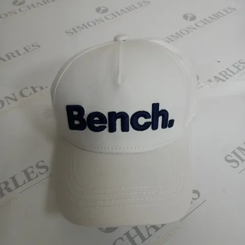 BENCH WHITE BASEBALL CAP